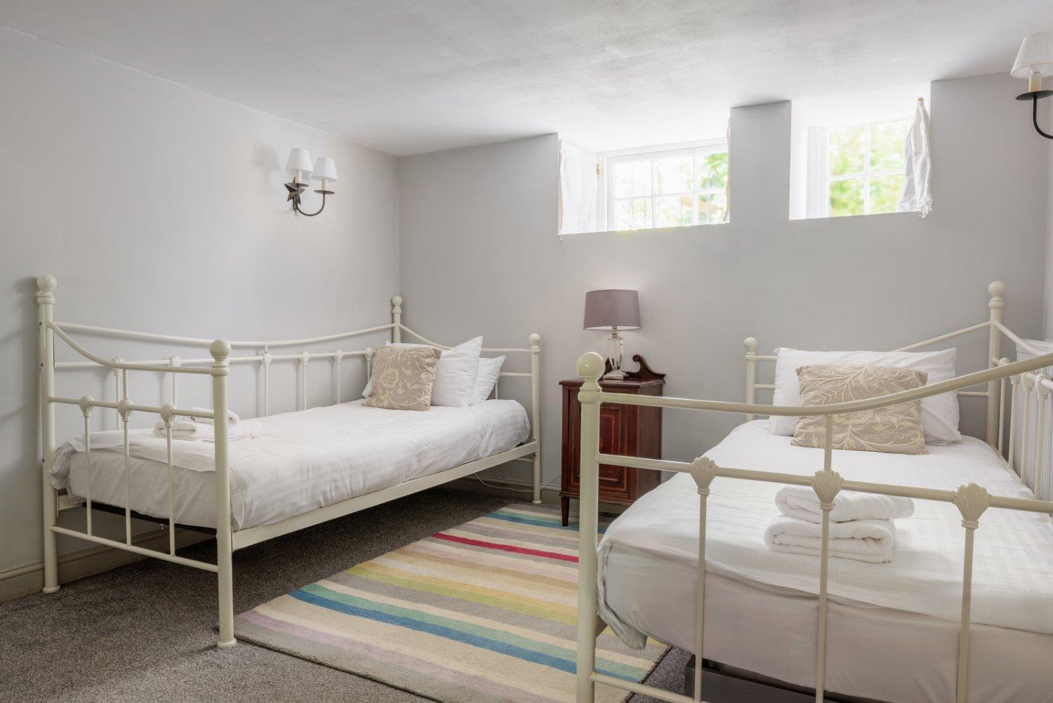 The School Rooms Estate Beautiful, Georgian Apartments With Private Heated Pool And Hot Tub Wifi And Parking Near Bath Box  Екстериор снимка